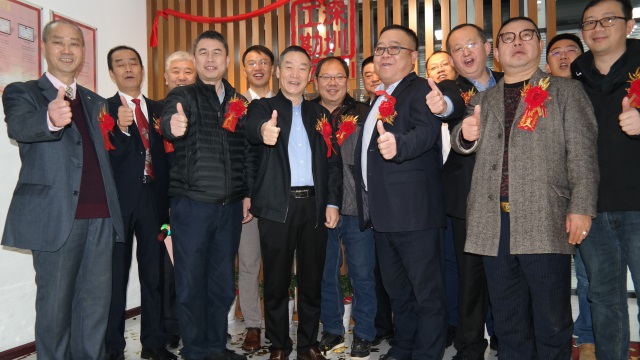 合影.jpg